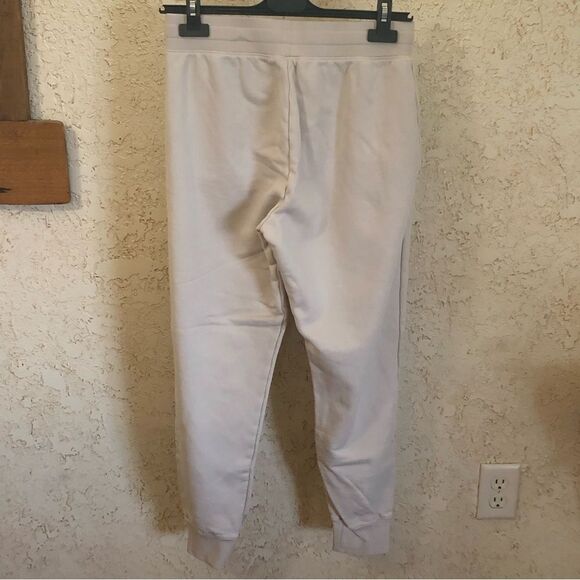 The Joni Jogger by M.M. Lafleur - Picture 10 of 10